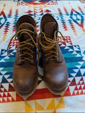 Red Wing Boots.6 Inch Round Heritage. Brown Leather Boots
